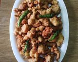 A picture of step 4 of Kanda bhajiya.