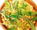 Natto, fermented soybeans with herbs