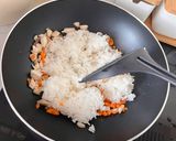 A picture of step 5 of Egg Fried Rice with Mushrooms and Carrots.