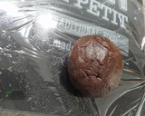 Foto del paso 4 de la receta: Piñas navideñas de chocolate