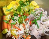 Hình bước làm 2 của món Chân gà sốt thái