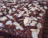 Foto langkah ke 7 dari resep Fudgy Brownies Choco Almond (Tips Agar Shiny Crush Keluar).