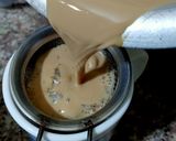 A picture of step 2 of Sonf gur ki chai.