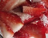 A picture of step 1 of Strawberry milkshake.