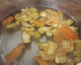 Foto del paso 1 de la receta: Cascaritas de naranja confitadas 🍊