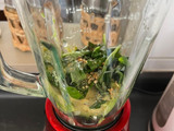 Espirales con salsa de palta y albahaca