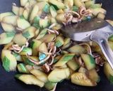 Foto langkah ke 3 dari resep Cumi mentimun.