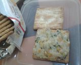 Foto langkah ke 9 dari resep Crackers Isi.