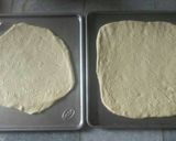 Foto langkah ke 5 dari resep Pizza homemade enak.