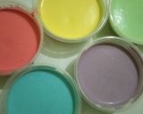 Foto langkah ke 3 dari resep Bolu Kukus Rainbow Putih Telur.