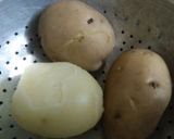 A picture of step 1 of Potatoes Lollipop.