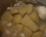 Foto del paso 2 de la receta: Rodaballo frito con cachelos y vinagreta de huevo