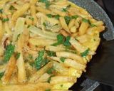 Foto del paso 3 de la receta: Tortilla de papas fritas sobrantes