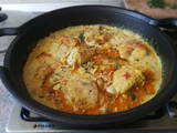 Pollo en salsa al curry y cúrcuma