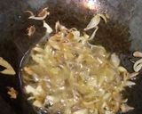 Foto langkah ke 2 dari resep Tumis pakis pedas.