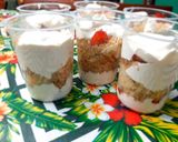 Foto del paso 2 de la receta: Postres en vasitos de frutilla