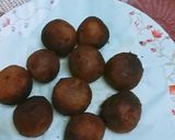 A picture of step 4 of Cheese chicken ball.