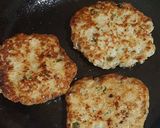 Foto del paso 1 de la receta: Tortitas de pollo con salsa roja