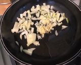 Une image de l'étape 4 de Fenouils aux tomates, cardamome noire et curcuma.