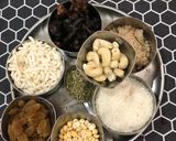 A picture of step 1 of Nut Oats healthy Bar.