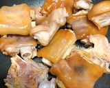 Hình bước làm 3 của món Chân giò kho kiểu Trung Quốc