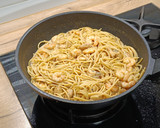 Foto del paso 8 de la receta: Spaghetti integral con rape y colas de langostino al ajillo en reducción de Pedro Ximénez