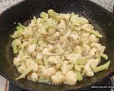 A picture of step 2 of Gobhi ki Sabji.