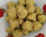 Hình bước làm 3 của món Chè khoai dẻo cốt dừa mix trân châu lá dứa
