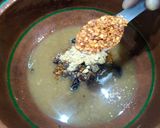 A picture of step 3 of Imli or khajoor ki chutney.