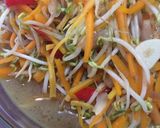 Foto langkah ke 6 dari resep Tumis wortel tauge (masak kilat 15 mnt bekal sekolah).