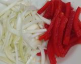 Foto langkah ke 2 dari resep Tumis Daging Paprika.