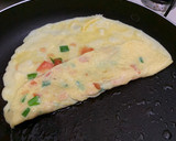 Foto langkah ke 4 dari resep Omelet Telur ala Hotel.