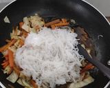 Foto langkah ke 4 dari resep Soun Goreng Sederhana.