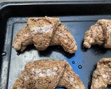 Foto del paso 7 de la receta: Medialunas con porotos