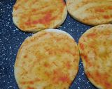 Foto del paso 1 de la receta: Pizzetas con jamón crudo y rúcula