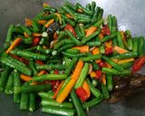 Foto langkah ke 3 dari resep Tumis Kacang Panjang Wortel.
