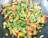 A picture of step 5 of Bhindi Do Pyaaza.