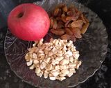A picture of step 1 of Apple dry fruits smoothie.