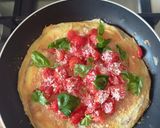 Foto del passaggio 2 della ricetta Finta Pizza al Pomodoro e Basilico