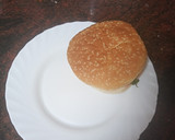 Foto del paso 3 de la receta: Hamburguesa de pescado empanado, ensalada remolacha y huevo duro