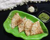A picture of step 4 of Leftover rice and lauki uttapam.