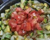 Foto del paso 5 de la receta: Filet de merluza con verduras salteadas