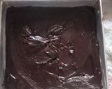 Foto langkah ke 4 dari resep Brownies Panggang Sekat.