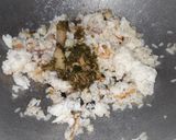 Foto langkah ke 3 dari resep Isi piring ku Nasi goreng Ijo.