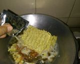 Foto langkah ke 3 dari resep Mie Dog-dog ala Burjo Jogya.
