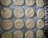 Foto del paso 4 de la receta: Galletitas de maizena y coco súper fáciles!
