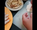 Foto langkah ke 2 dari resep Molen Pisang Kulit Pangsit (Dua Bahan).