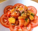 Hình bước làm 4 của món 🌱 Salad Mùa Hè - Cà Chua Xuân Đào Sốt Balsamic