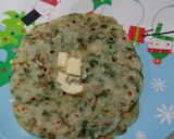 A picture of step 4 of Rice flour roti.