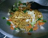 Foto langkah ke 6 dari resep 52. Mie Goreng Jawa.